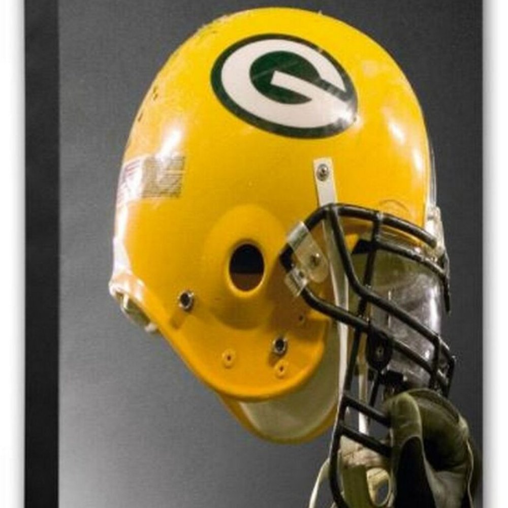 GREEN BAY PACKERS CANVAS TEAM HELMET ARTWORK-WALL
